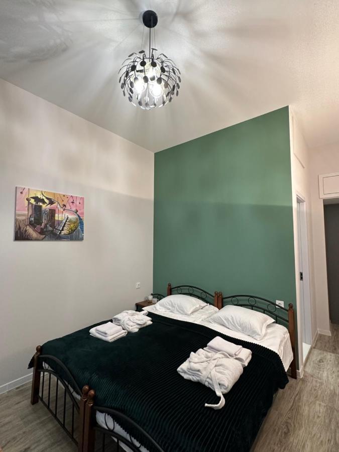 Apartment In The Center Of Tbilisi Luaran gambar