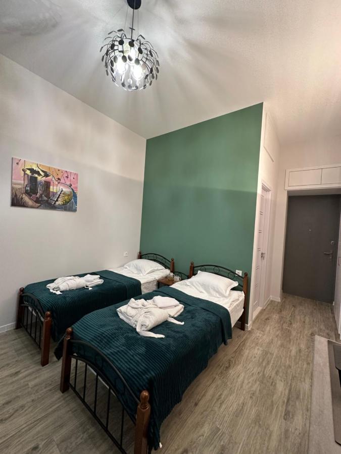 Apartment In The Center Of Tbilisi Luaran gambar